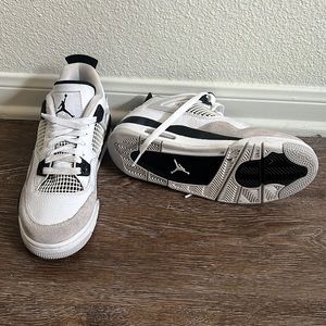 Air Jordan Retro 4 “ Military Black”